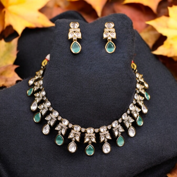 Emerald Drop Short Kundan Choker Set