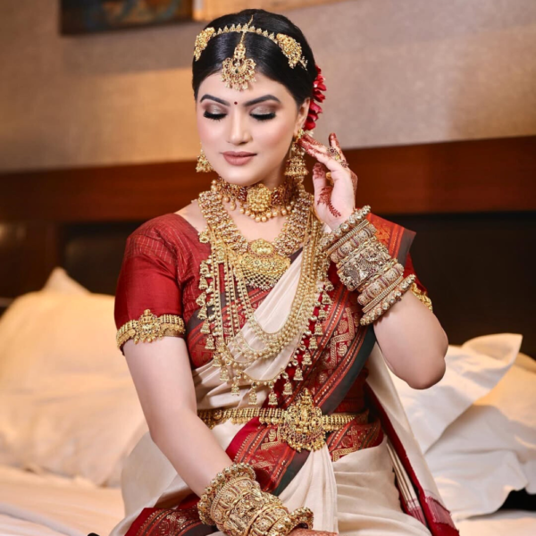 Timeless Temple Gold Set - Image 2