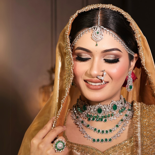 Emerald Three-Layered Bridal Necklace Set - Image 2