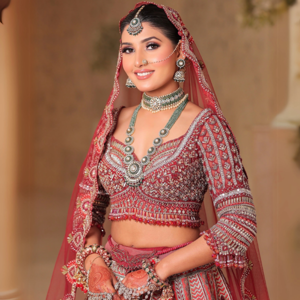 Bridal Set with Layered Green Beads and Pearl Detailing