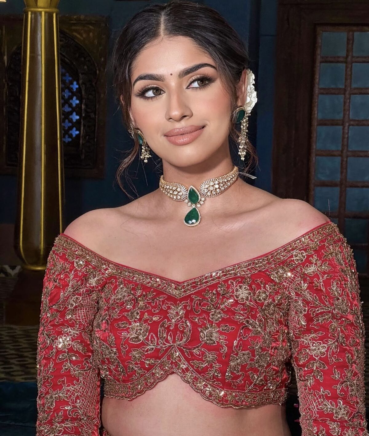 Elegant Emerald Choker Set - Image 3