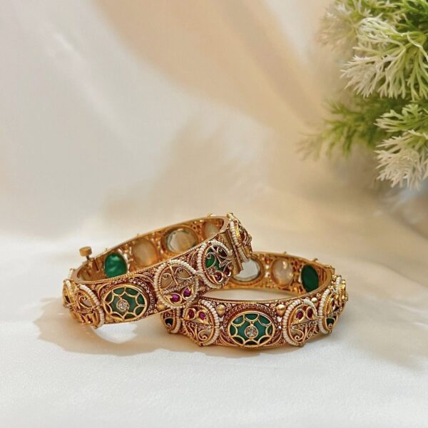Traditional Kundan Kada Bracelet Set Product image Chinar Jewels